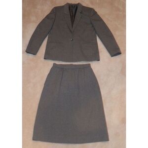 Fashion Star 2-Piece Suit Outfit Jacket Size 10 Skirt Size 12 Gray Red Pinstripe